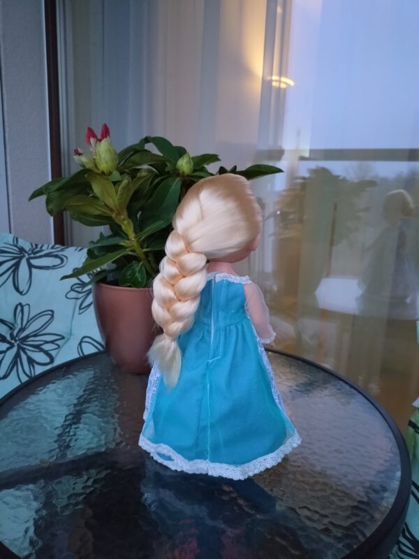 Taastatud Disney nukk Elsa